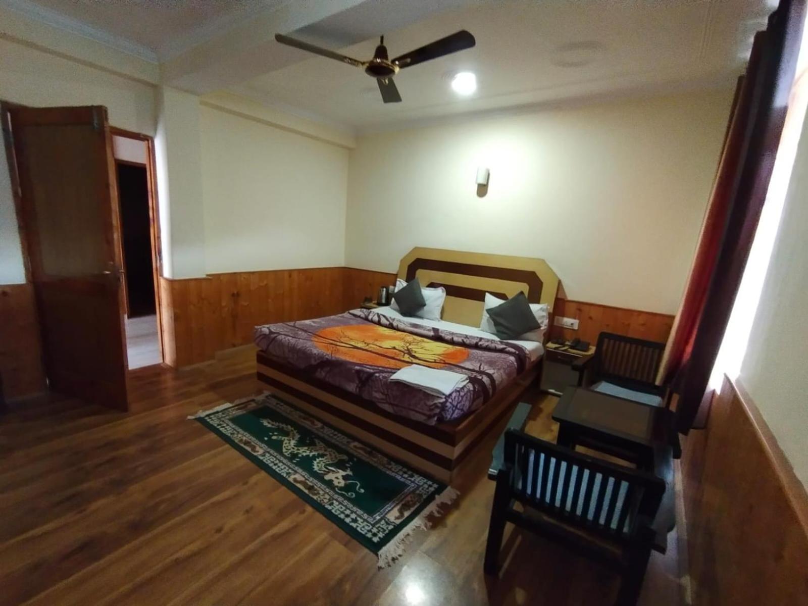 Hotel Trpotels Kanyal Road At 3*